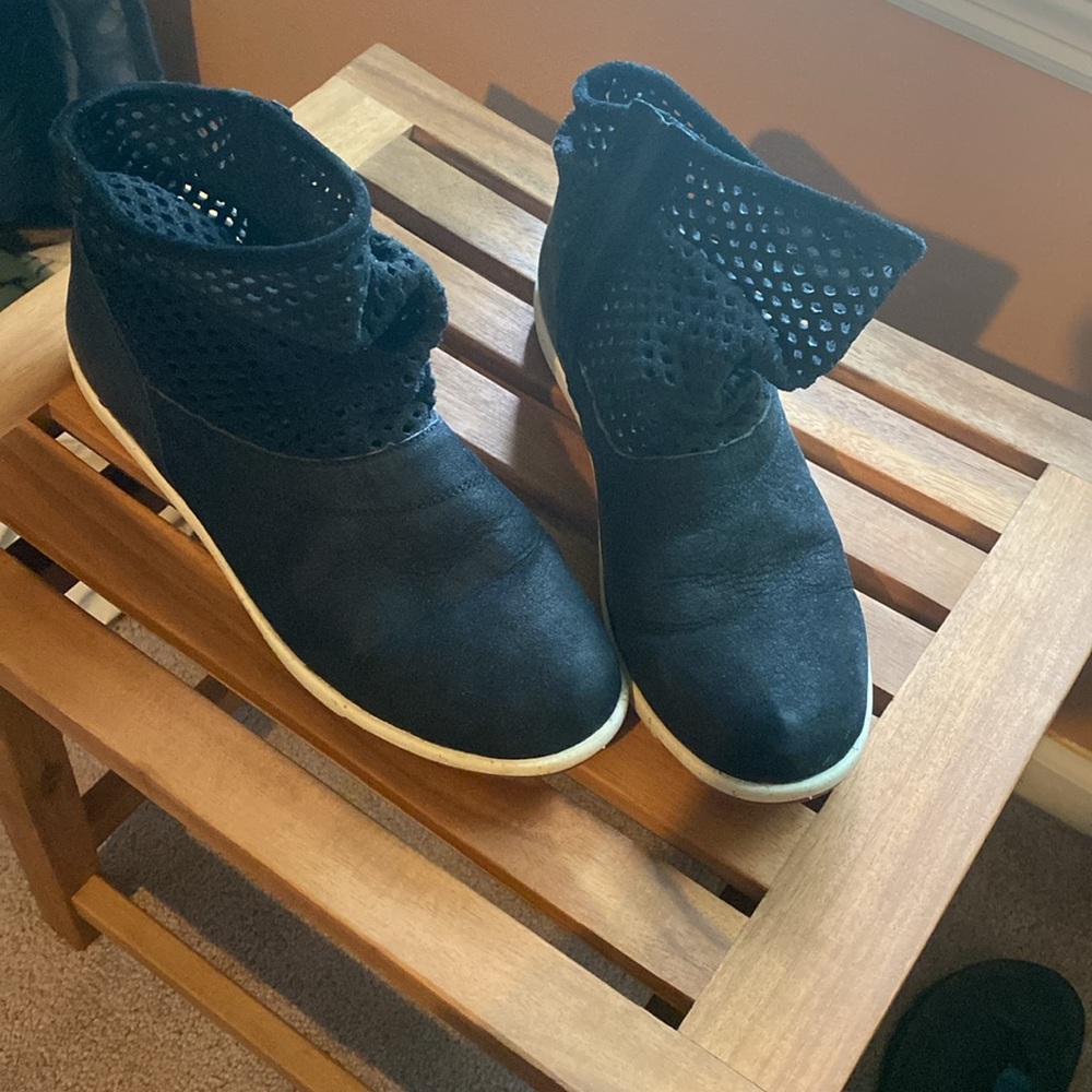 Emu Australia Numeralla Perforated Black Suede Leather Ankle Boot Women'… - Picture 9 of 13